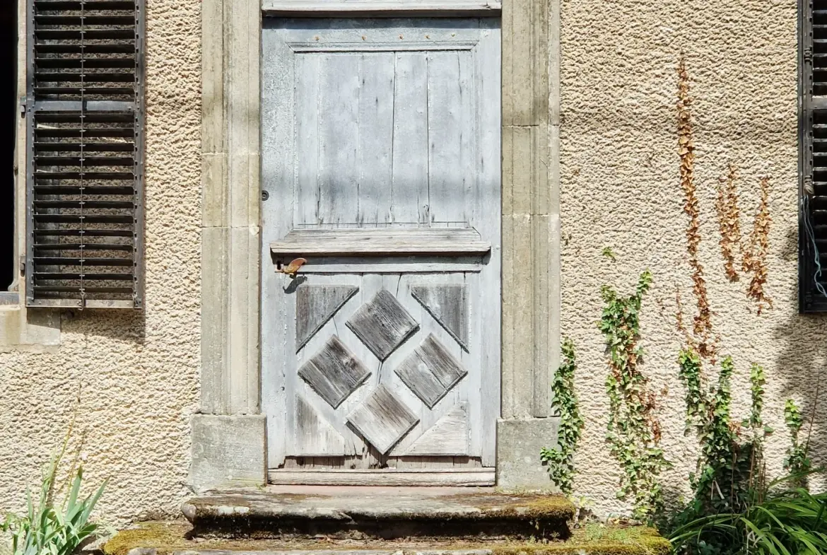 Maison de caractère en pierre de 1824 à Fresnes sur Apance, calme et authenticité 