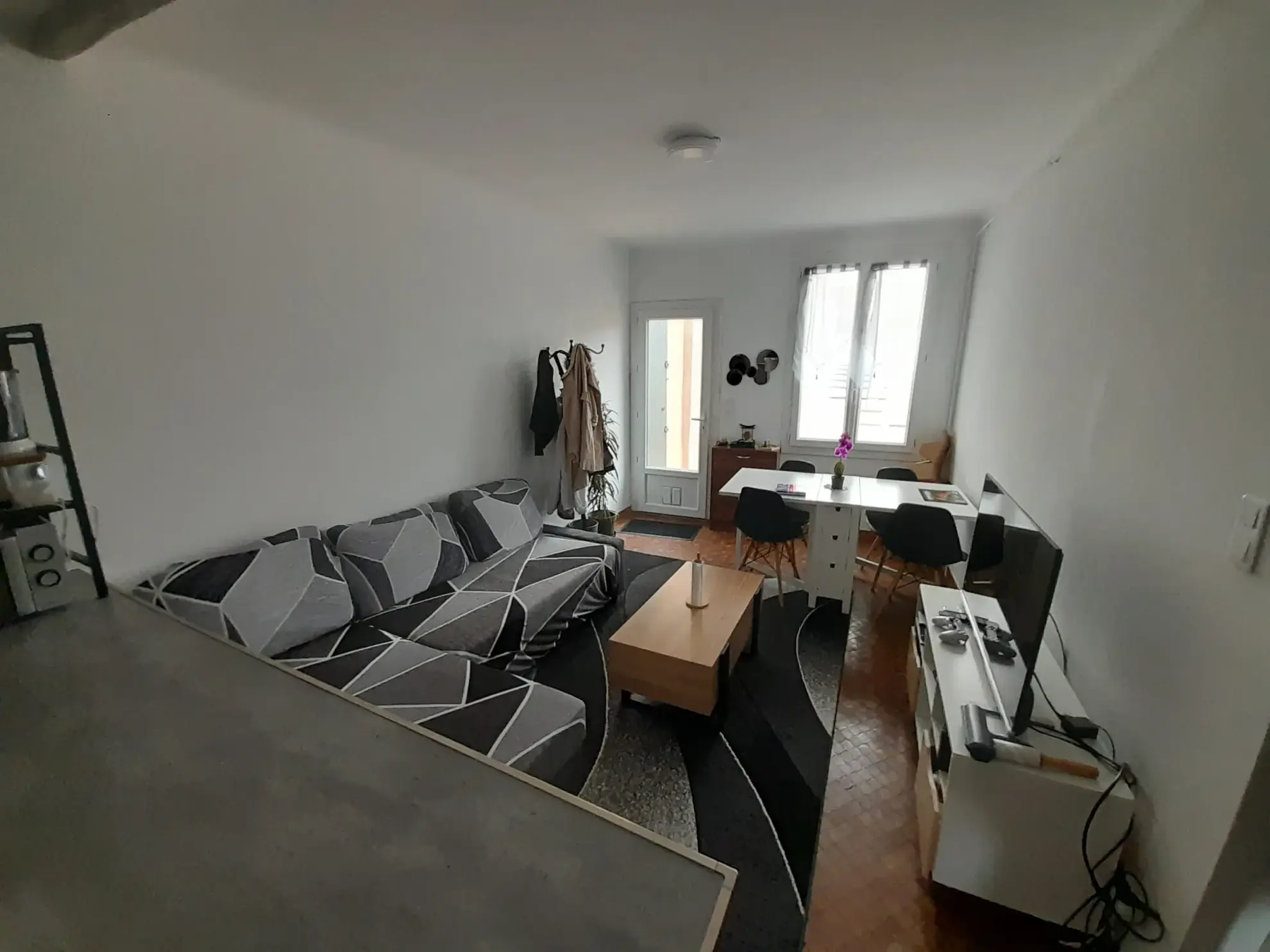 Investissement locatif à Toulon – Appartement T3 loué avec balcon dans le quartier Loubière 