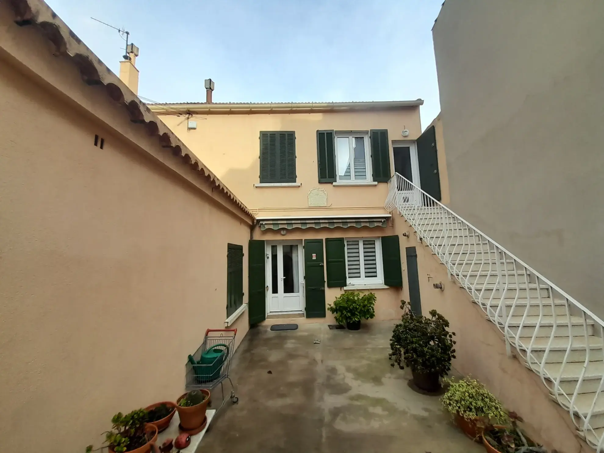 Investissement locatif à Toulon – Appartement T3 loué avec balcon dans le quartier Loubière 