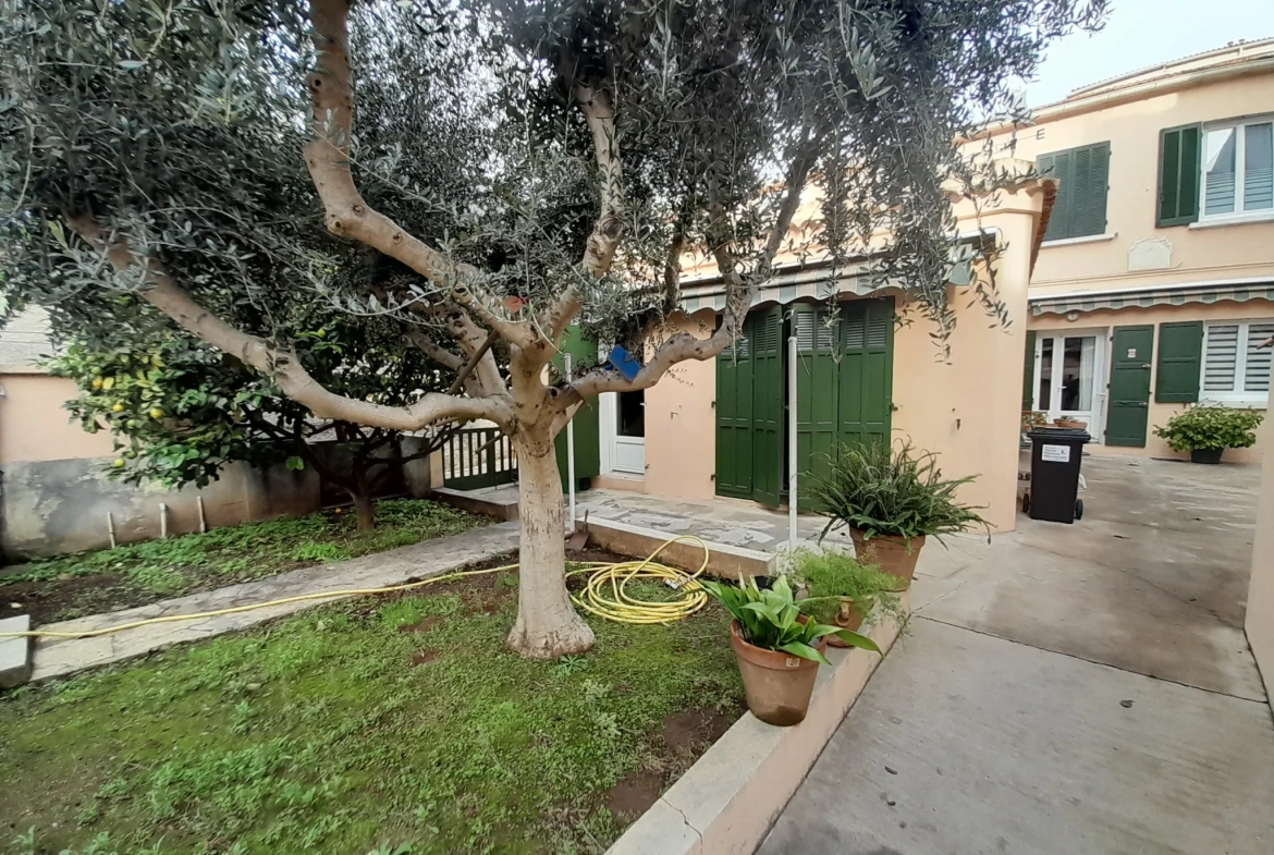 Investissement locatif à Toulon – Appartement T3 loué avec balcon dans le quartier Loubière 