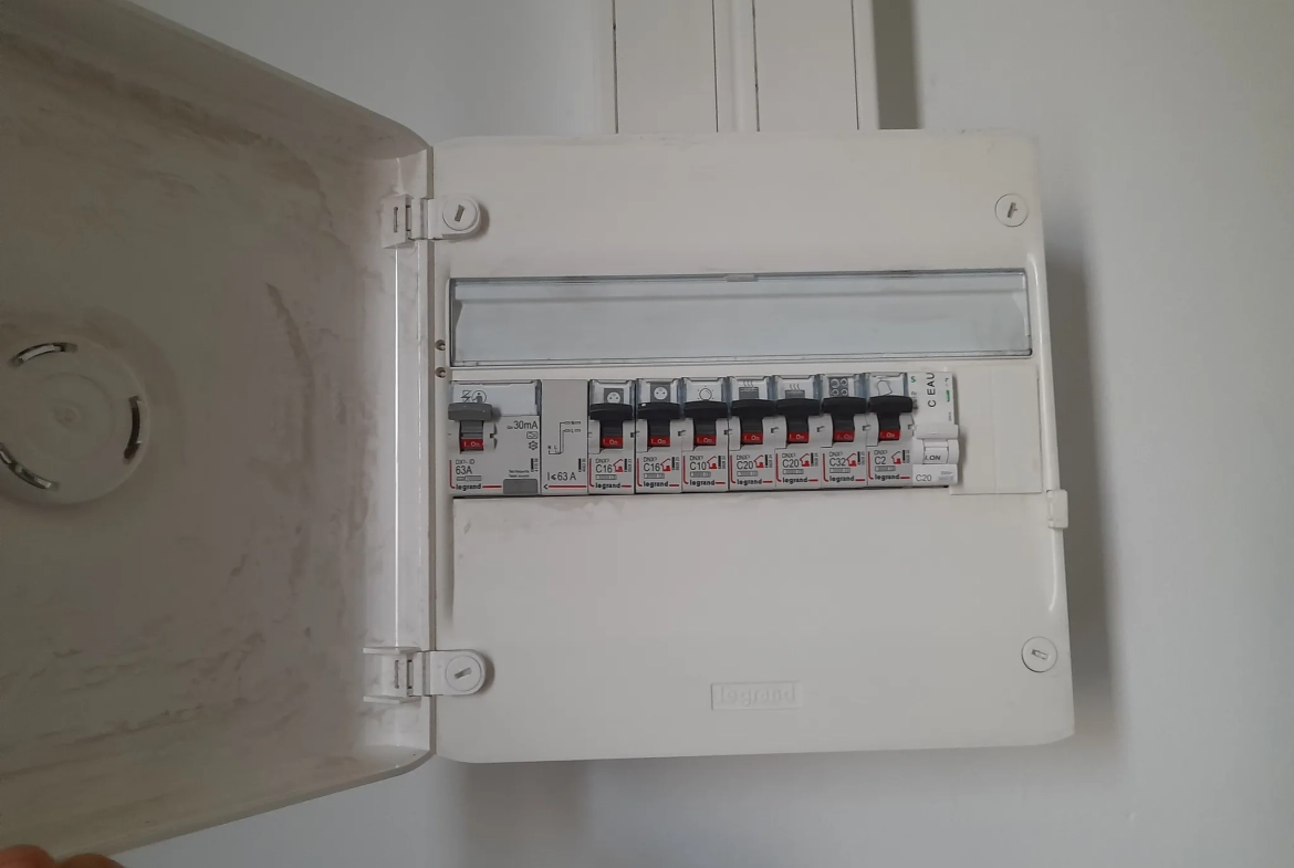 Investissement locatif à Toulon – Appartement T3 loué avec balcon dans le quartier Loubière 