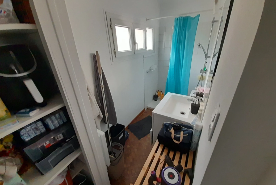 Investissement locatif à Toulon – Appartement T3 loué avec balcon dans le quartier Loubière 
