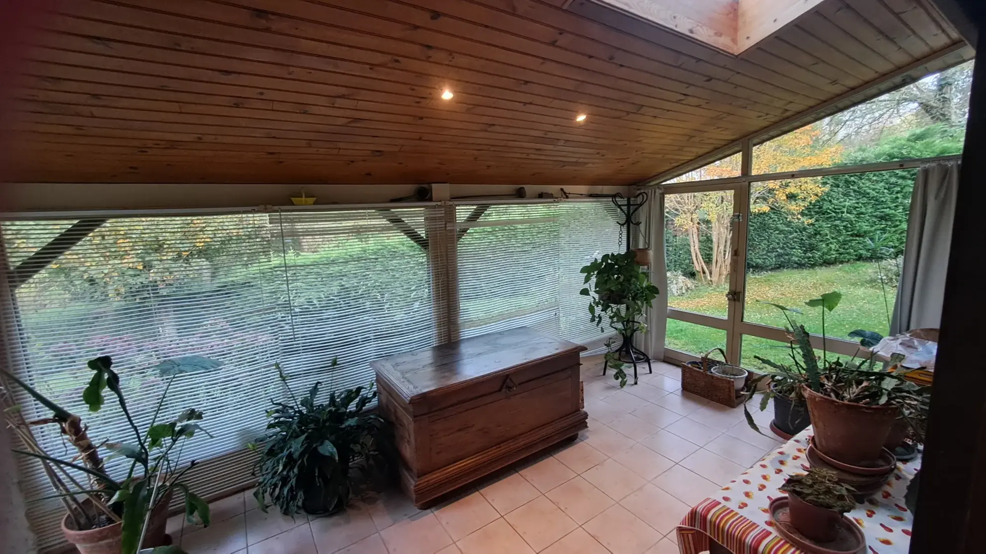 Villa d'architecte avec piscine et dépendance à Villeneuve-sur-Lot 