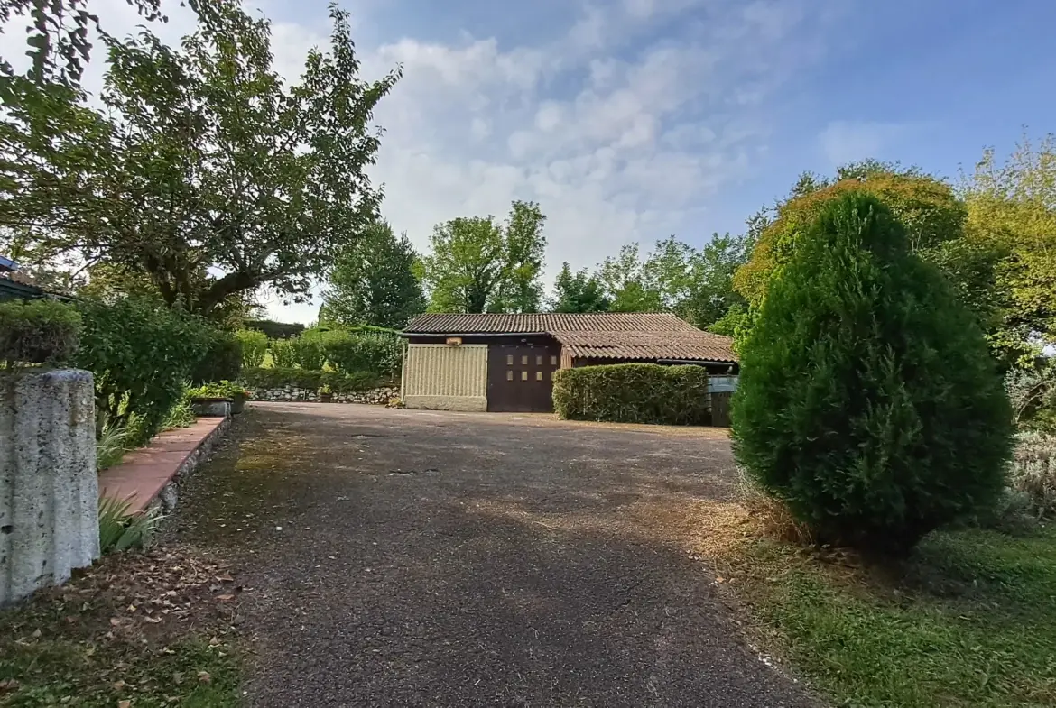 Villa d'architecte avec piscine et dépendance à Villeneuve-sur-Lot 
