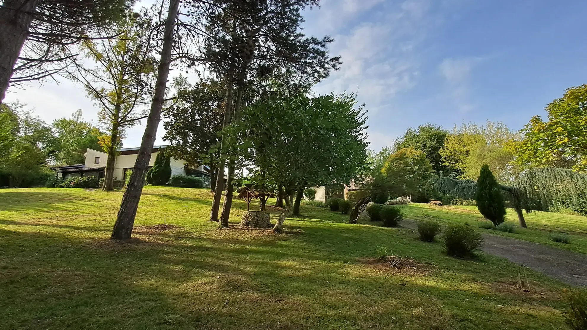 Villa d'architecte avec piscine et dépendance à Villeneuve-sur-Lot 
