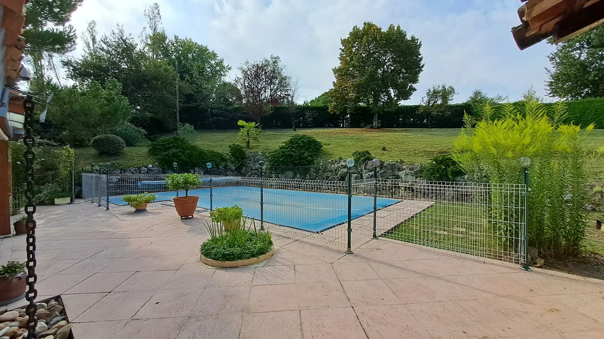 Villa d'architecte avec piscine et dépendance à Villeneuve-sur-Lot 