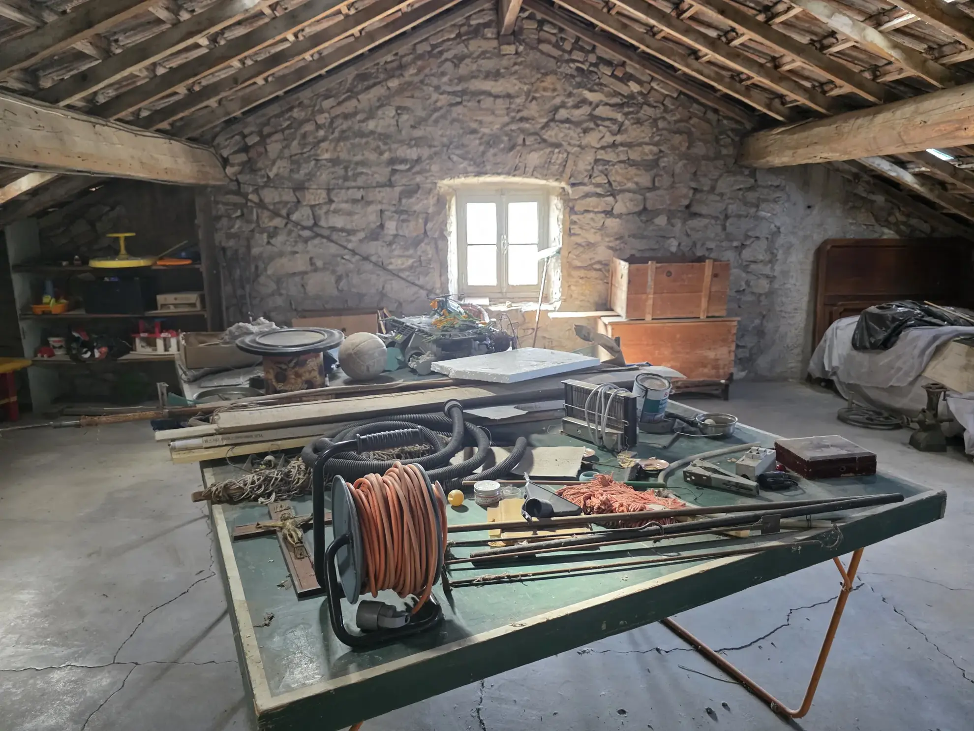 Maison de village à Ruoms en Ardèche avec cour spacieuse et potentiel d'aménagement 