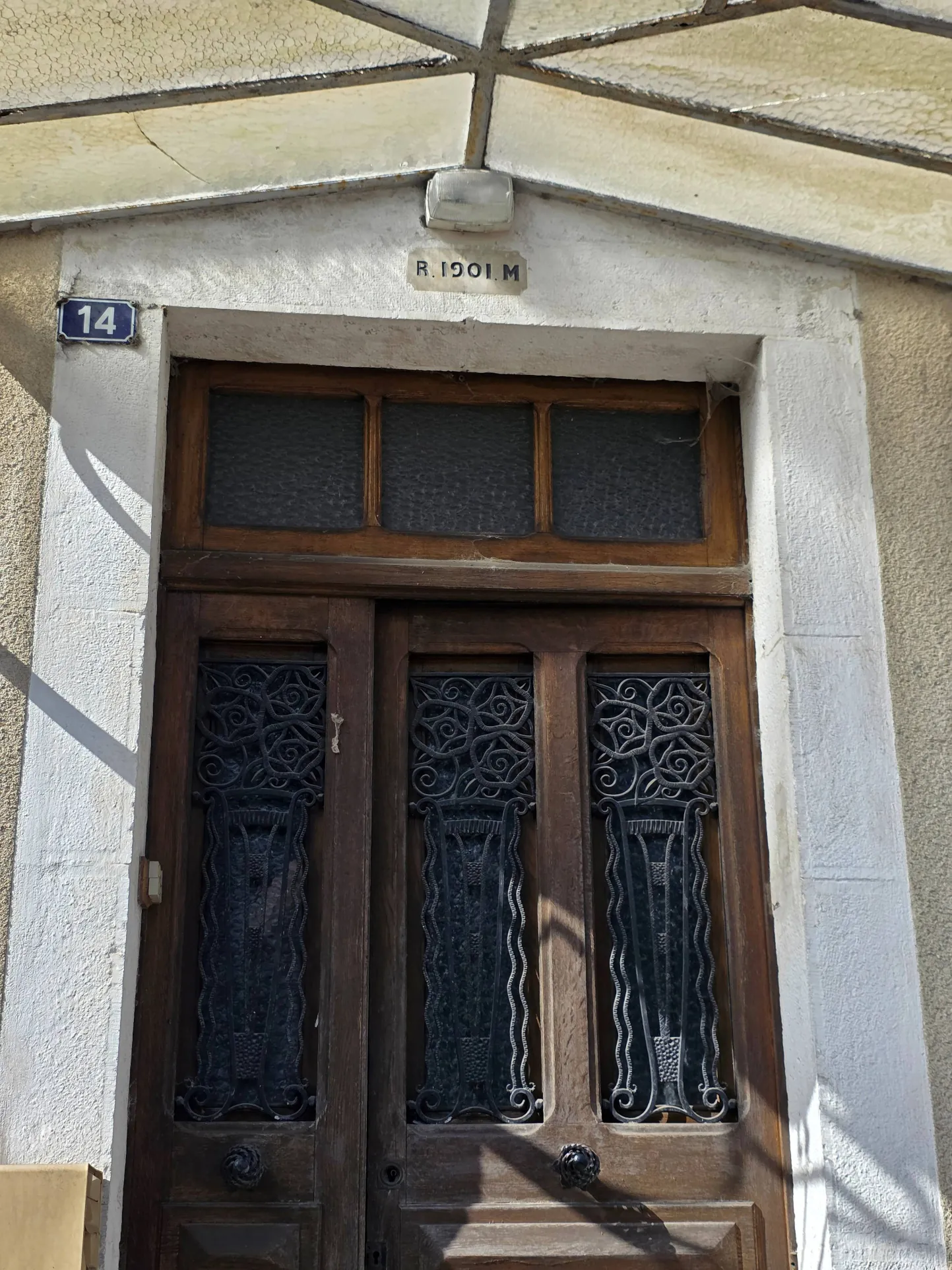 Maison de village à Ruoms en Ardèche avec cour spacieuse et potentiel d'aménagement 