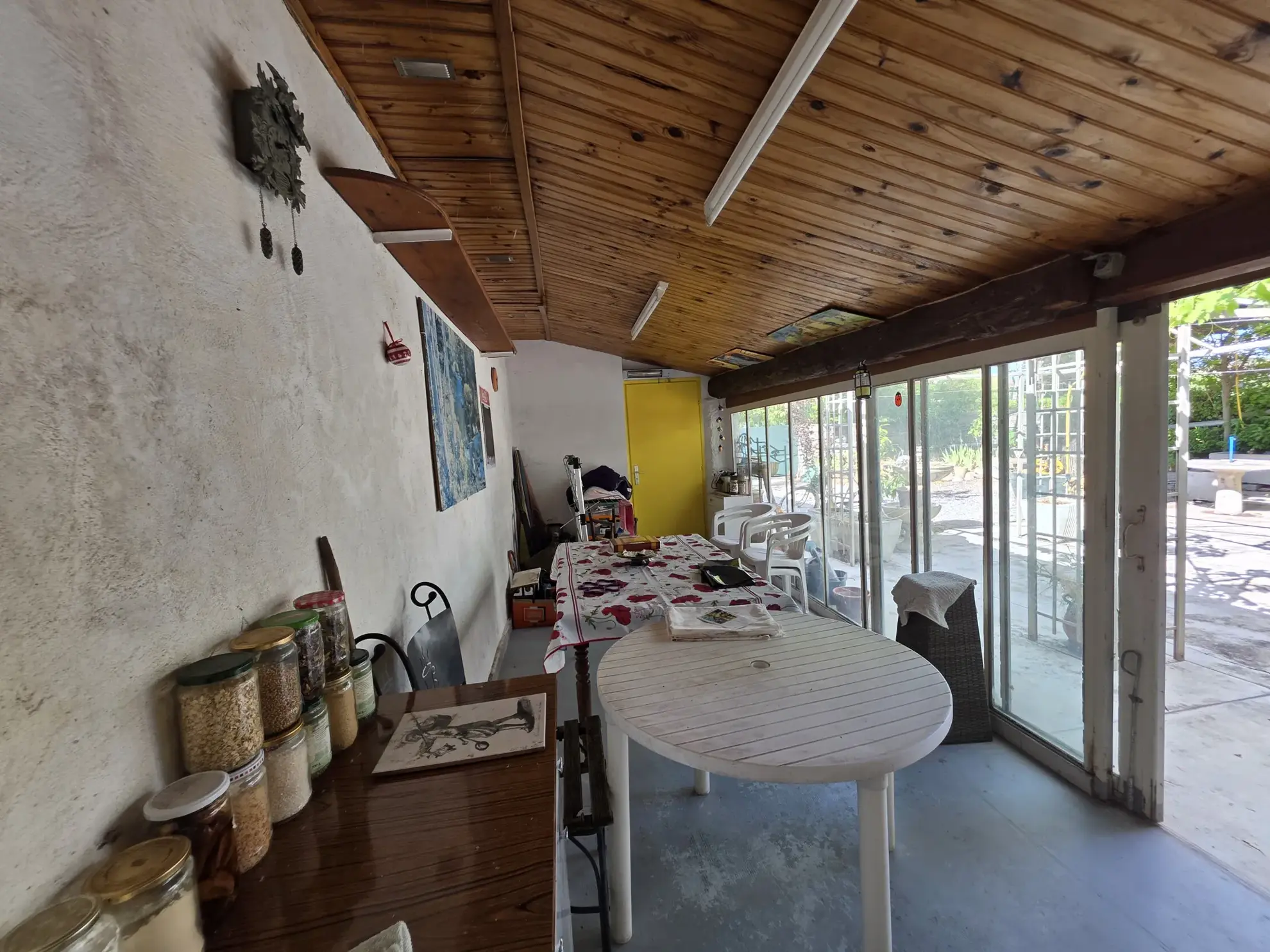 Maison de village à Ruoms en Ardèche avec cour spacieuse et potentiel d'aménagement 
