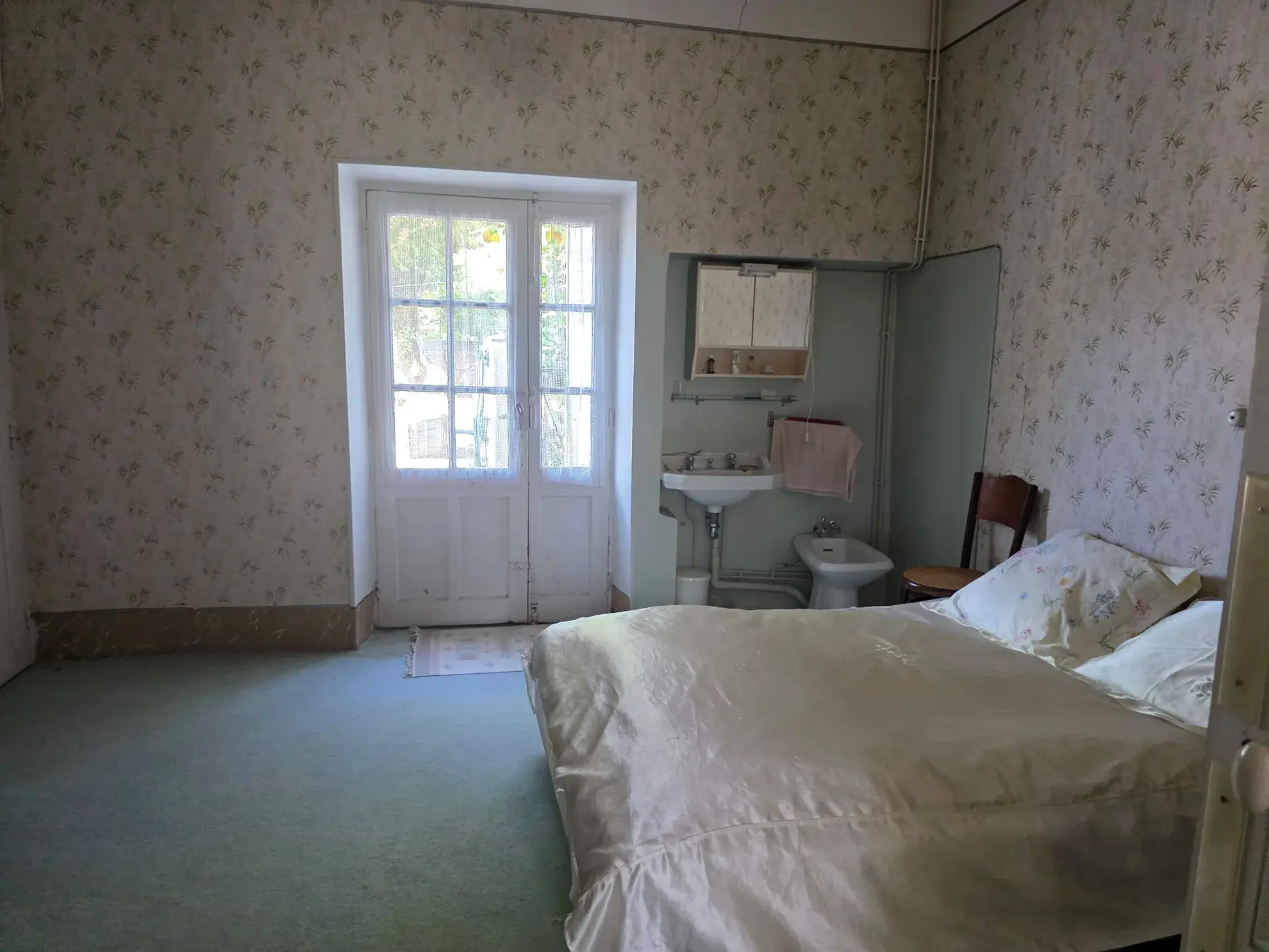 Maison de village à Ruoms en Ardèche avec cour spacieuse et potentiel d'aménagement 