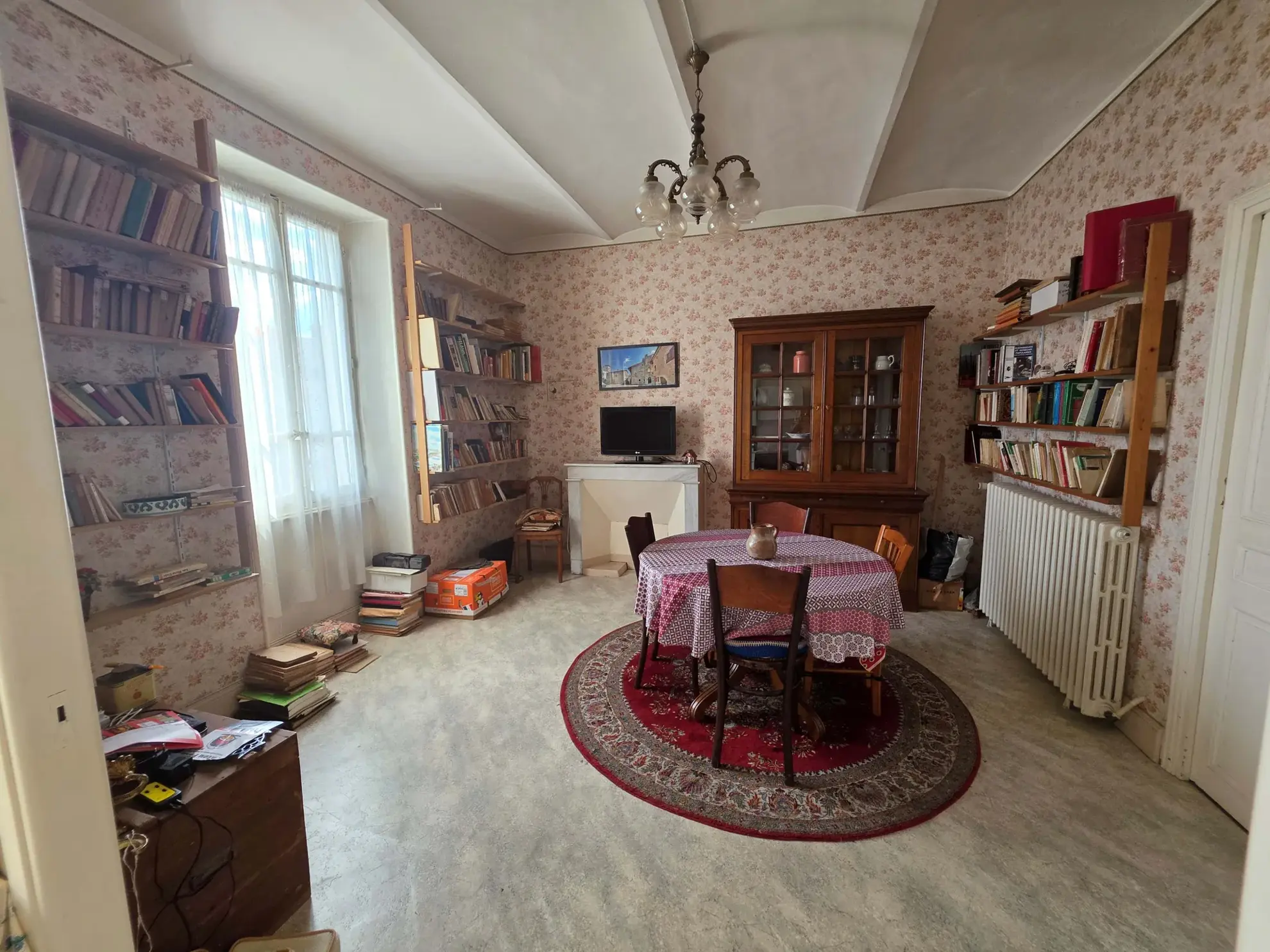 Maison de village à Ruoms en Ardèche avec cour spacieuse et potentiel d'aménagement 