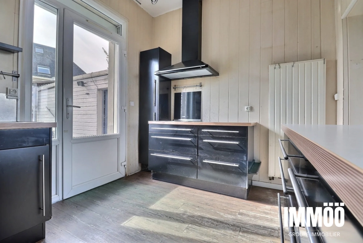 Maison de ville à rénover avec cour et potentiel d’extension à Arelaune-sur-Seine 