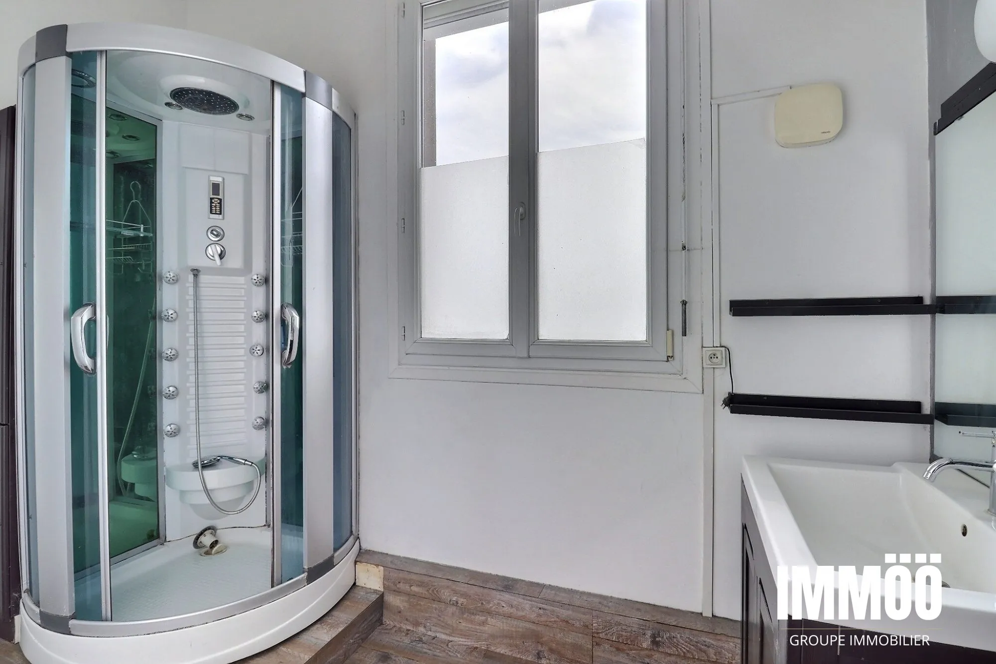 Maison de ville à rénover avec cour et potentiel d’extension à Arelaune-sur-Seine 