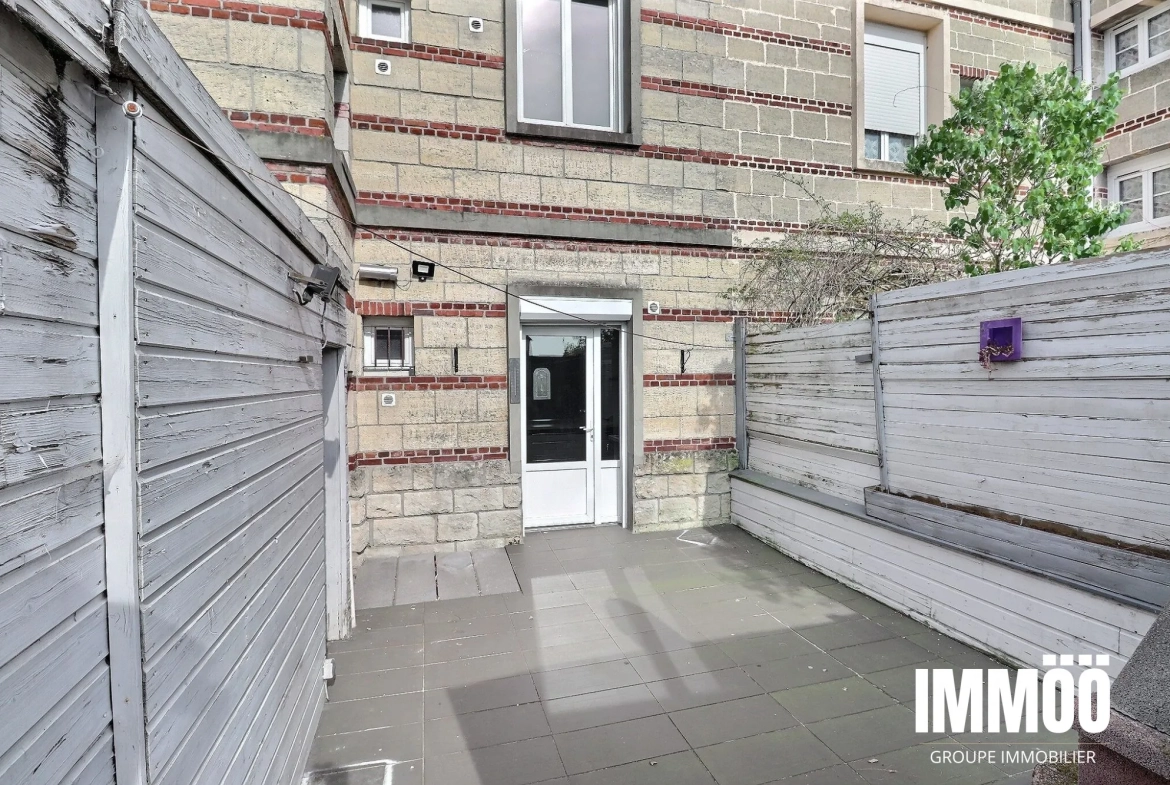 Maison de ville à rénover avec cour et potentiel d’extension à Arelaune-sur-Seine 