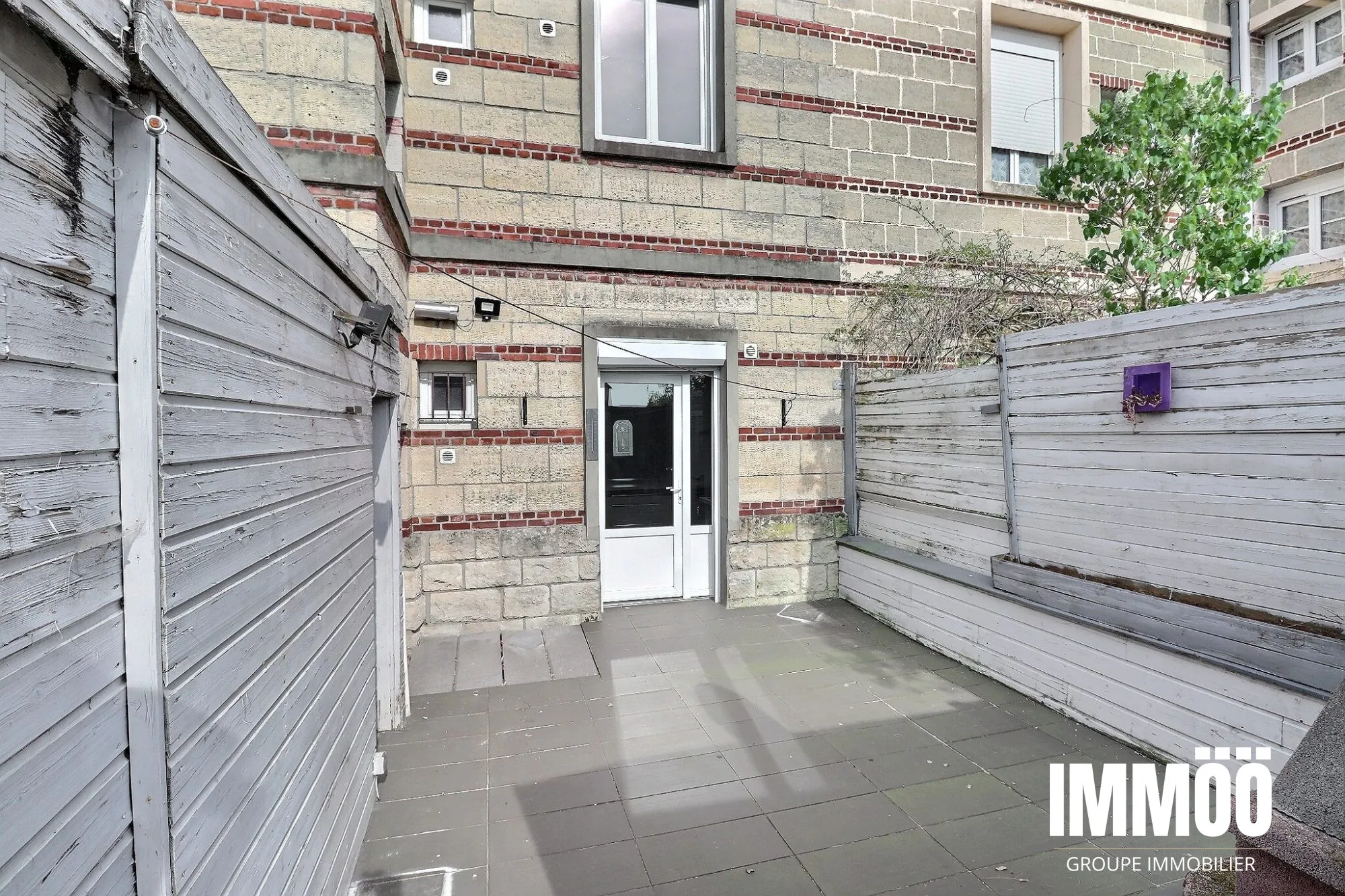 Maison de ville à rénover avec cour et potentiel d’extension à Arelaune-sur-Seine 