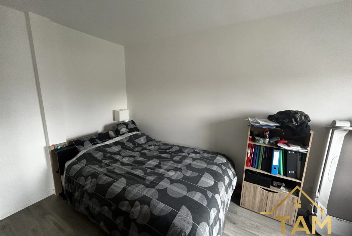 À vendre Appartement 2 pièces récent avec balcon à Maurepas 