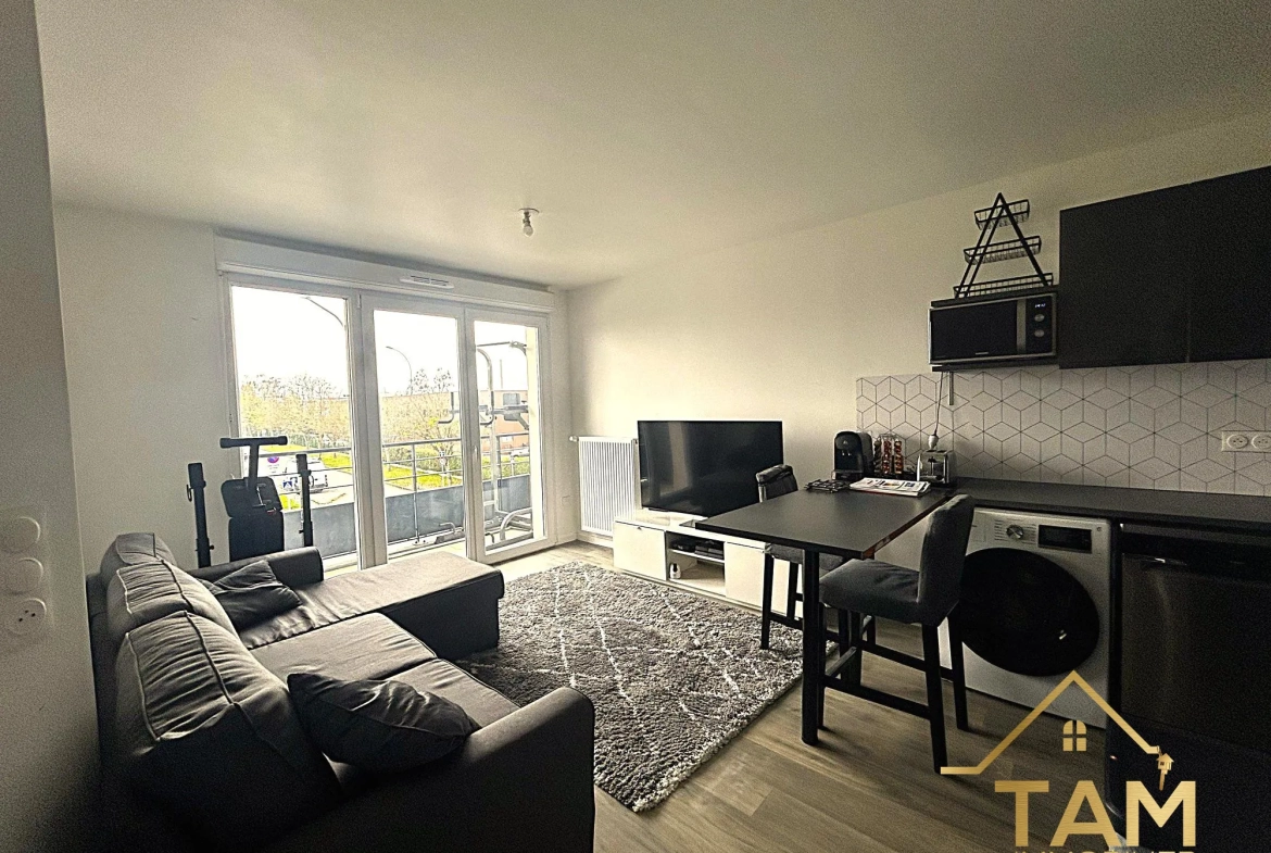 À vendre Appartement 2 pièces récent avec balcon à Maurepas 