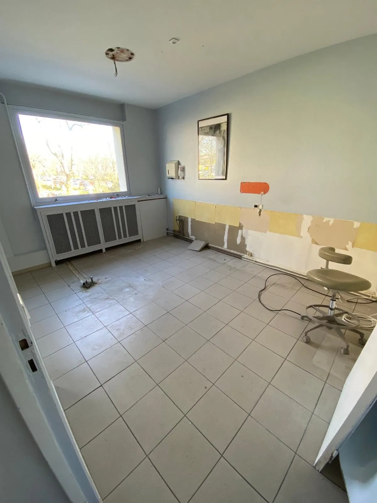 Appartement polyvalent de 140 m² à Calais avec potentiel de transformation 