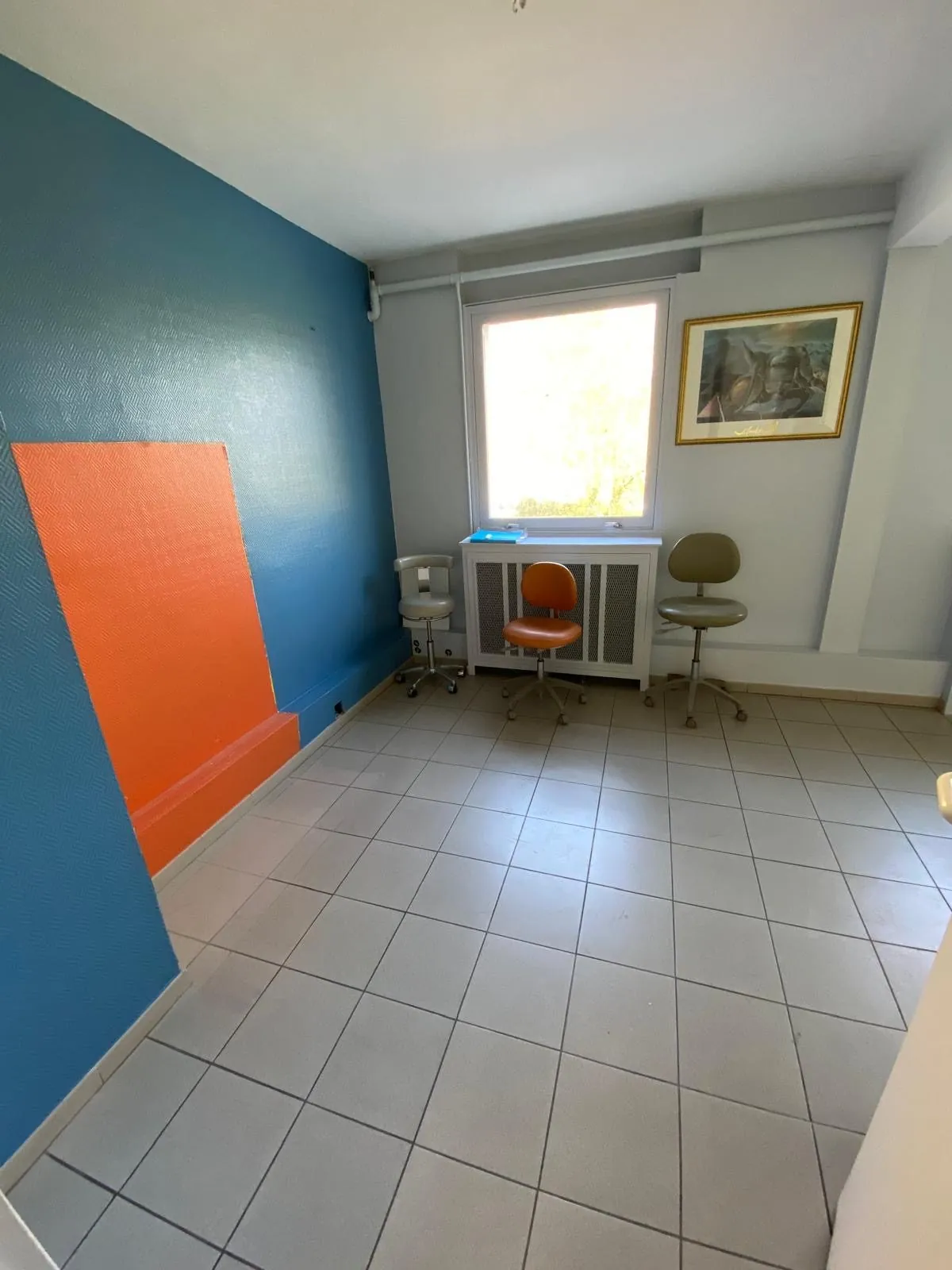Appartement polyvalent de 140 m² à Calais avec potentiel de transformation 