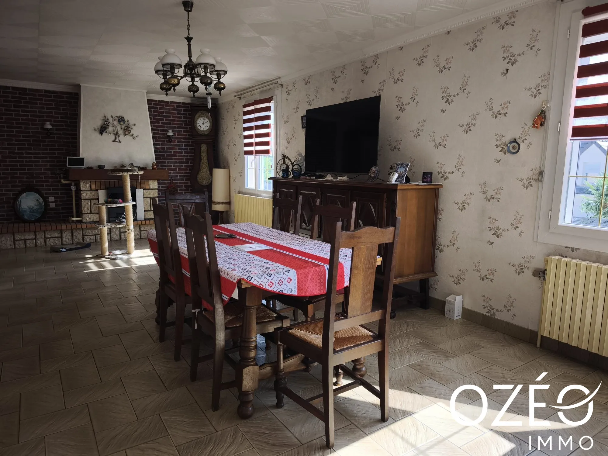 Maison à vendre à Châteauroux - Grande maison familiale avec jardin et garage 