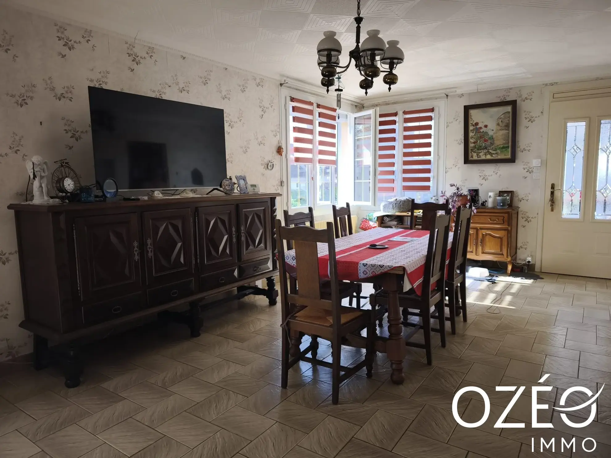 Maison à vendre à Châteauroux - Grande maison familiale avec jardin et garage 