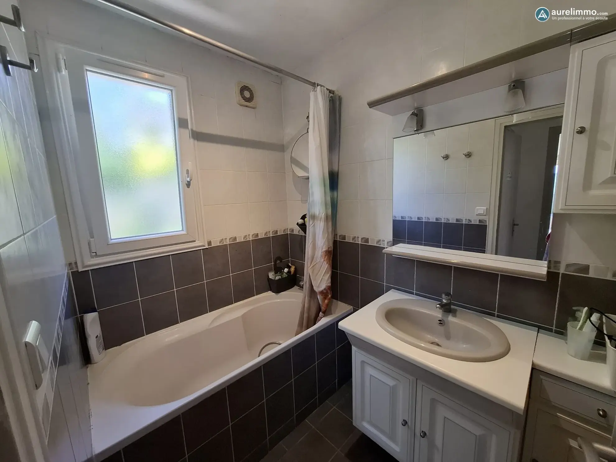 Maison spacieuse de 3 chambres à Montluçon, idéale famille 