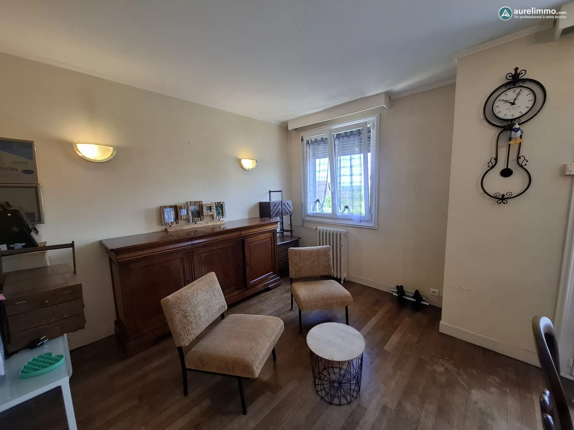 salon Maison spacieuse de 3 chambres à Montluçon, idéale famille 