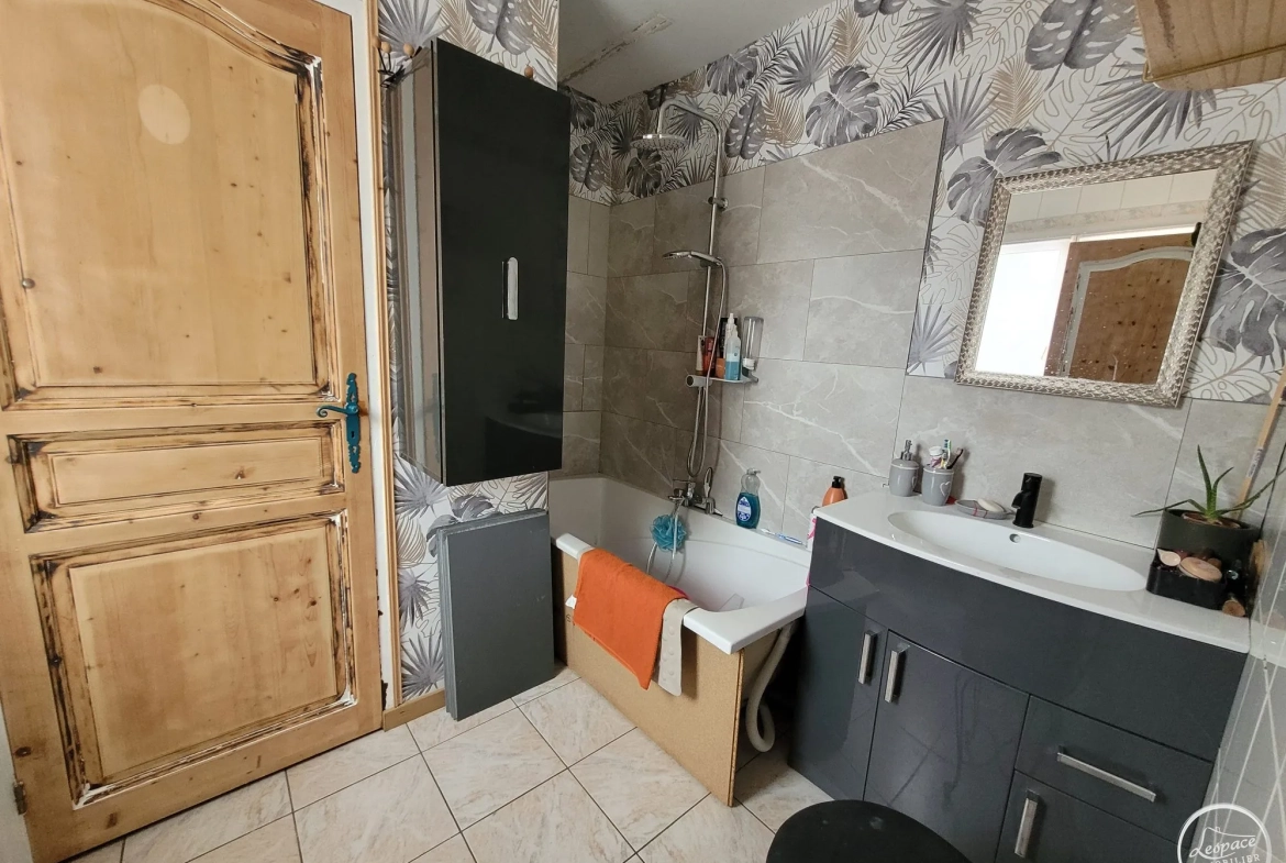 Charmante maison de 110 m² avec jardin et dépendances à Saint-Folquin 