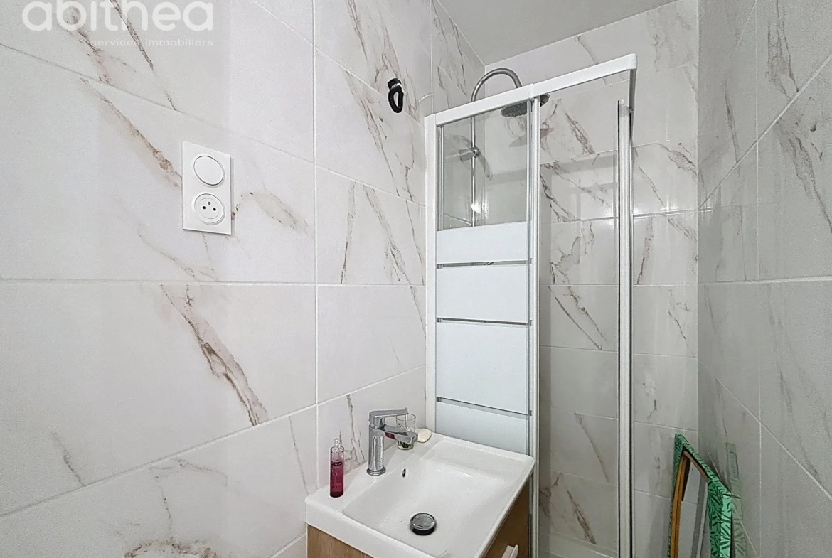 Appartement F1 lumineux avec balcon à Choisy-le-Roi, proche tram T9 