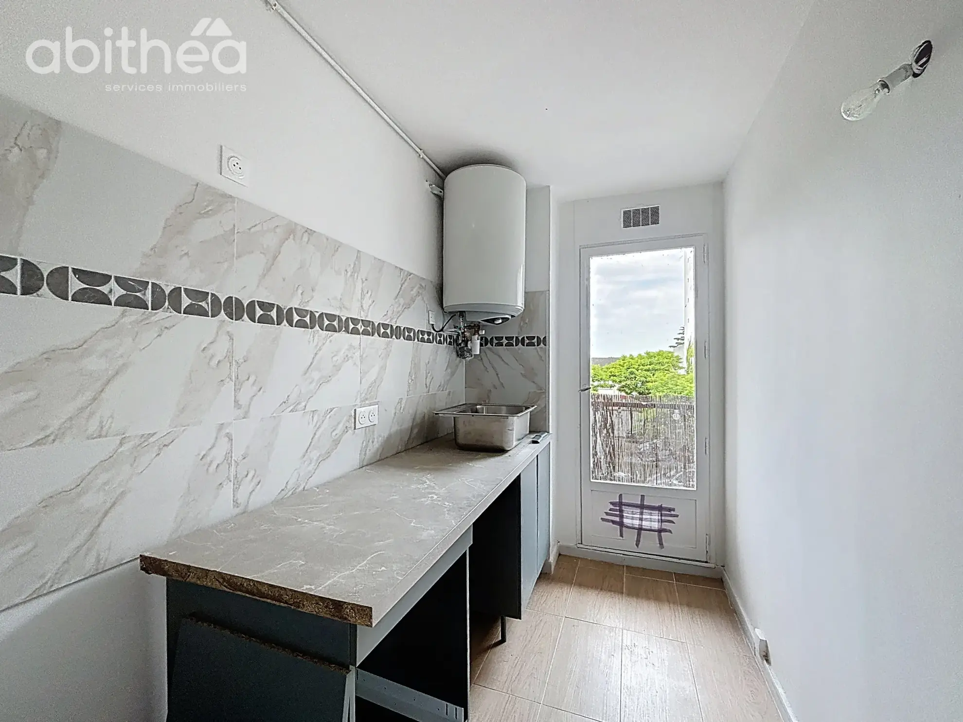 Appartement F1 lumineux avec balcon à Choisy-le-Roi, proche tram T9 
