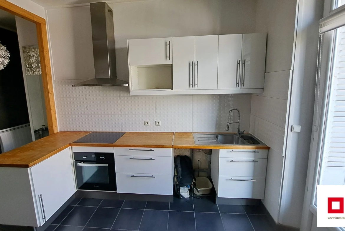 A vendre appartement T2 rénové à Grenoble, 44,40 m² avec balcon et cave 