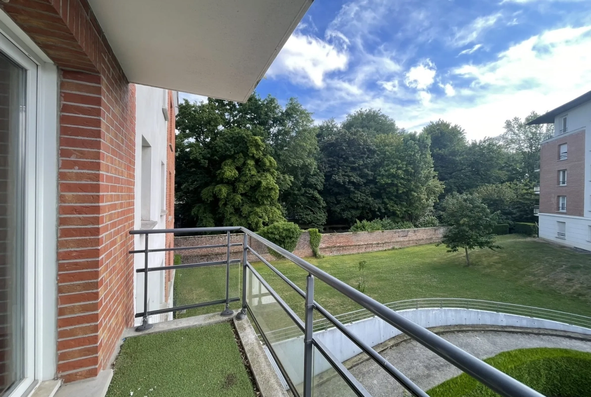 Appartement T3 à vendre à Halluin avec balcon, garage et cave 