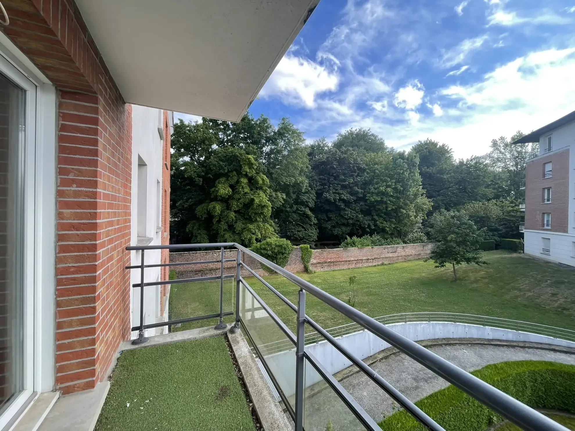 Appartement T3 à vendre à Halluin avec balcon, garage et cave 