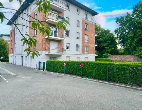 Appartement T3 à vendre à Halluin avec balcon, garage et cave