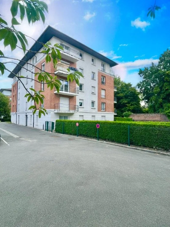 Appartement T3 à vendre à Halluin avec balcon, garage et cave 