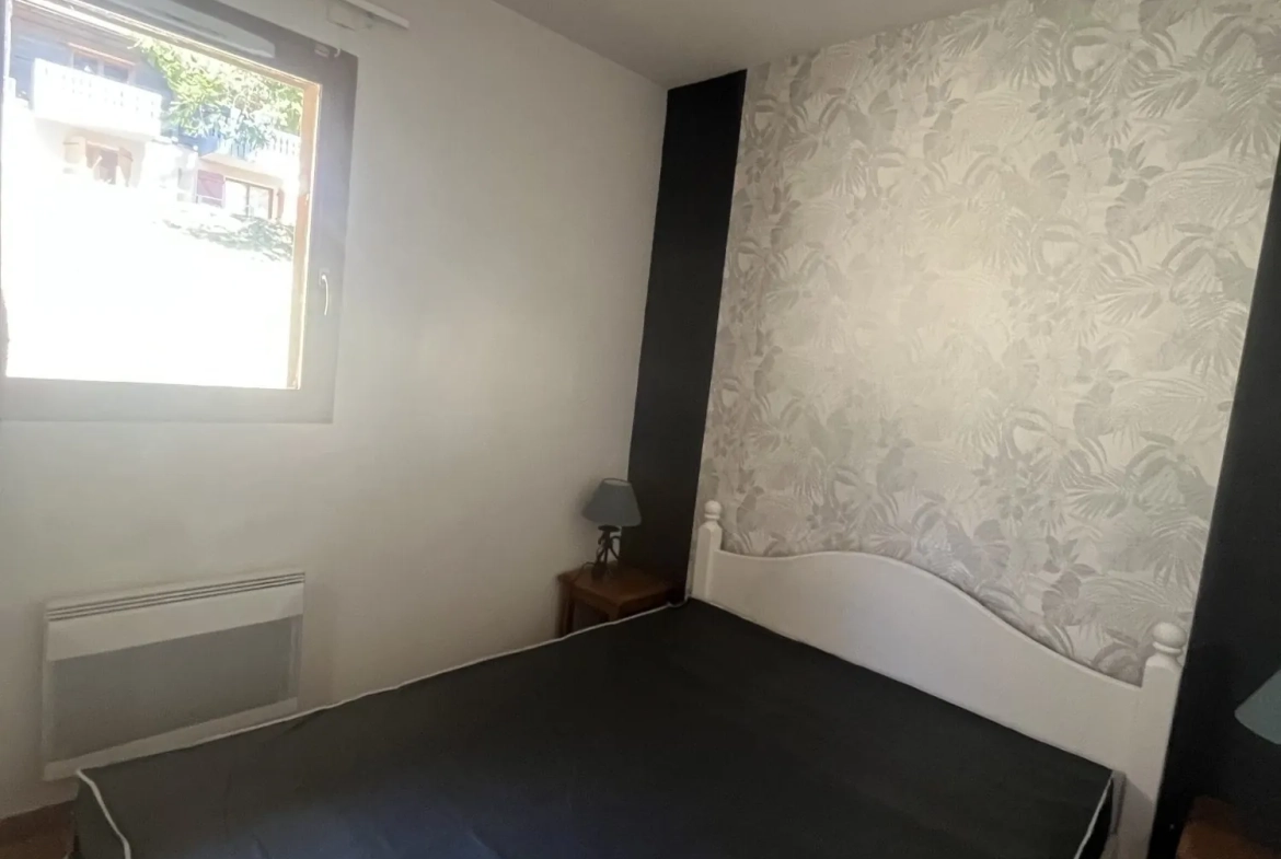 Appartement 2 pièces avec terrasse et piscine à Super Besse 