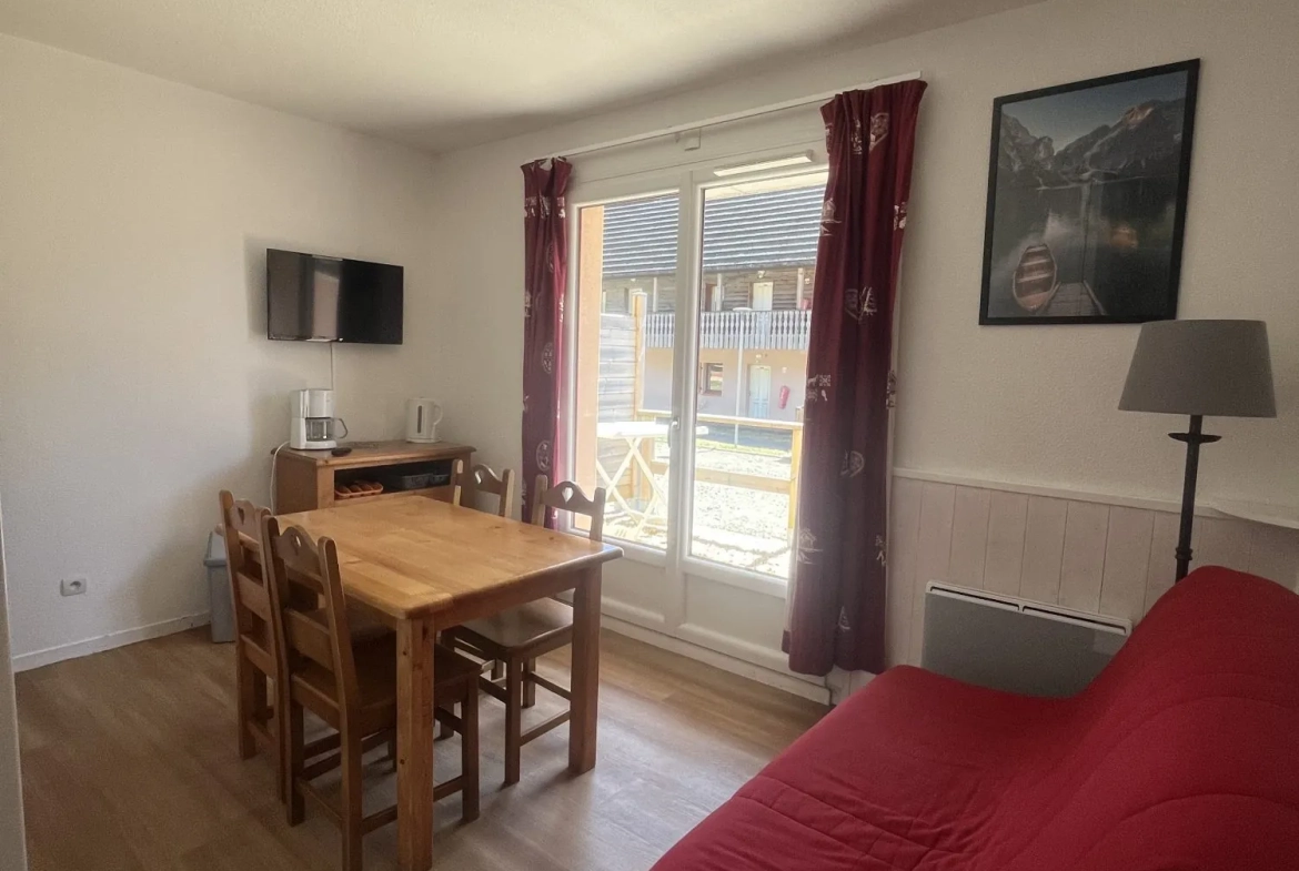 Appartement 2 pièces avec terrasse et piscine à Super Besse 