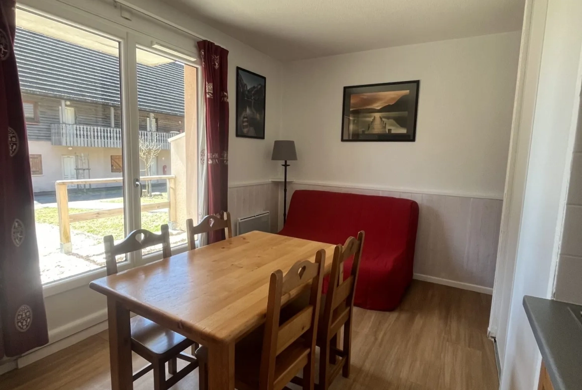 Appartement 2 pièces avec terrasse et piscine à Super Besse 