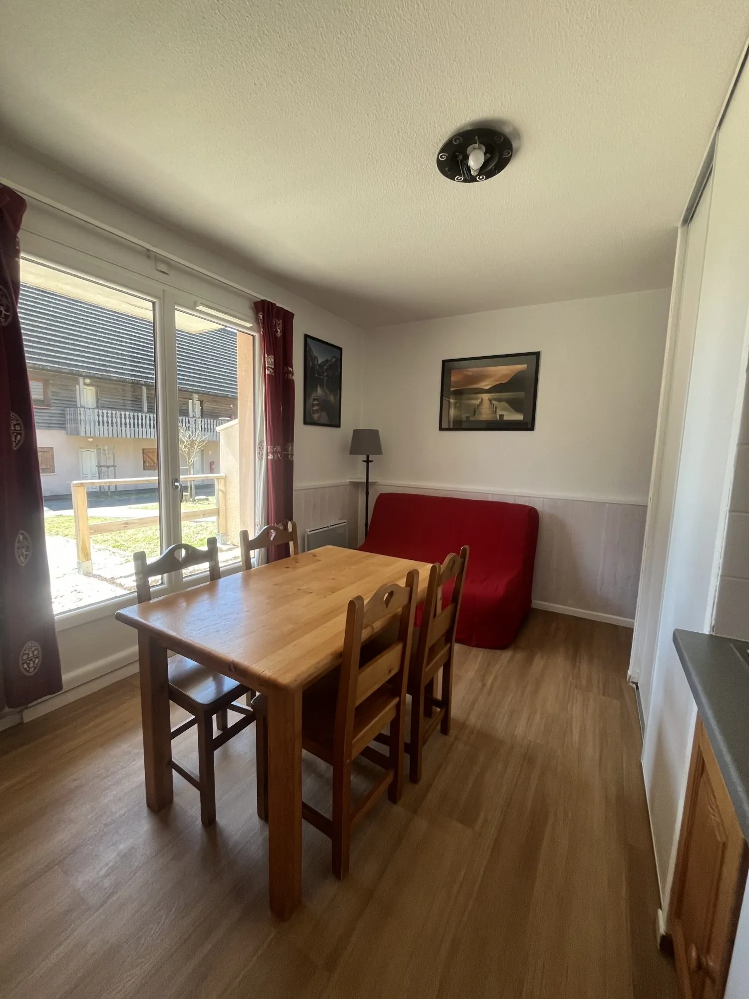 Appartement 2 pièces avec terrasse et piscine à Super Besse 