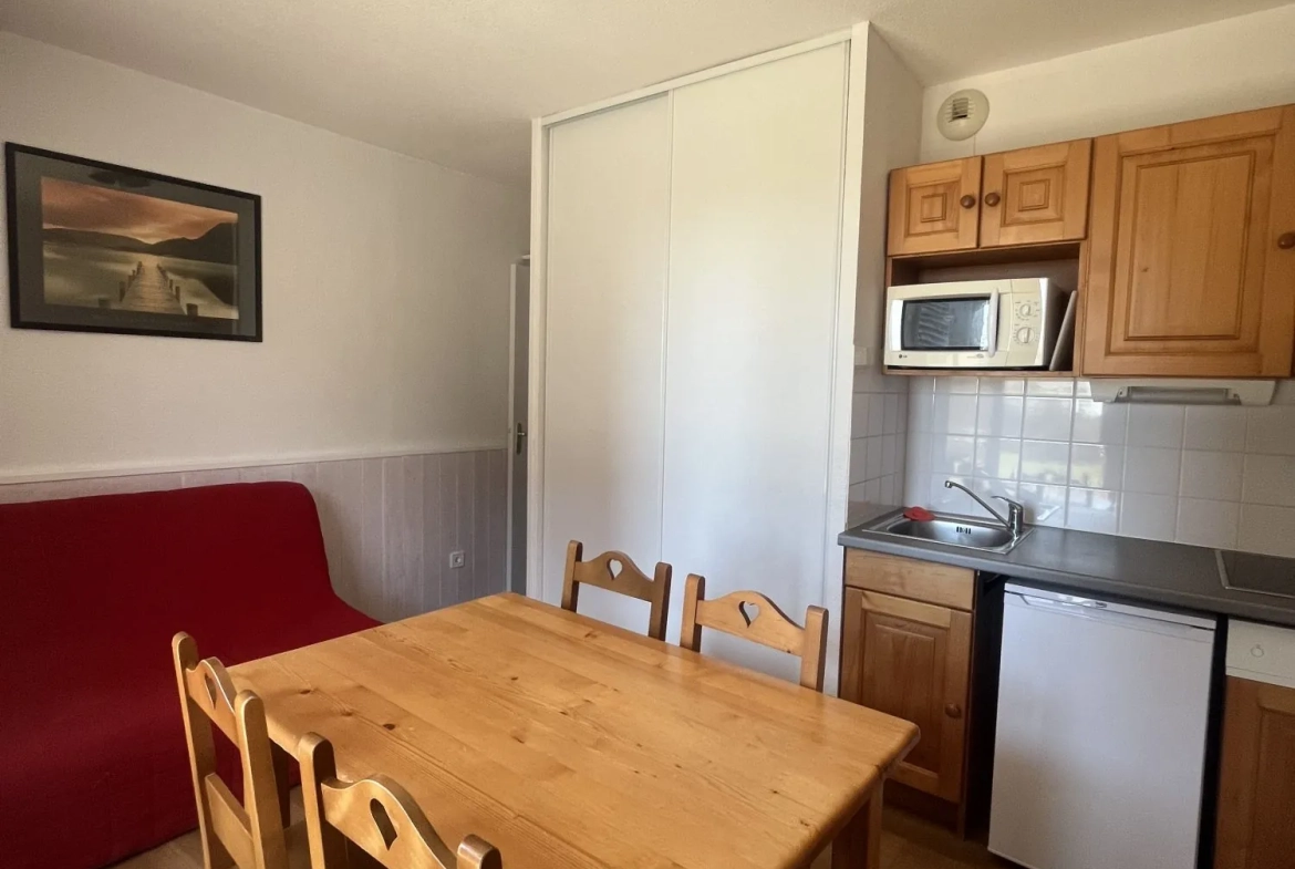 Appartement 2 pièces avec terrasse et piscine à Super Besse 