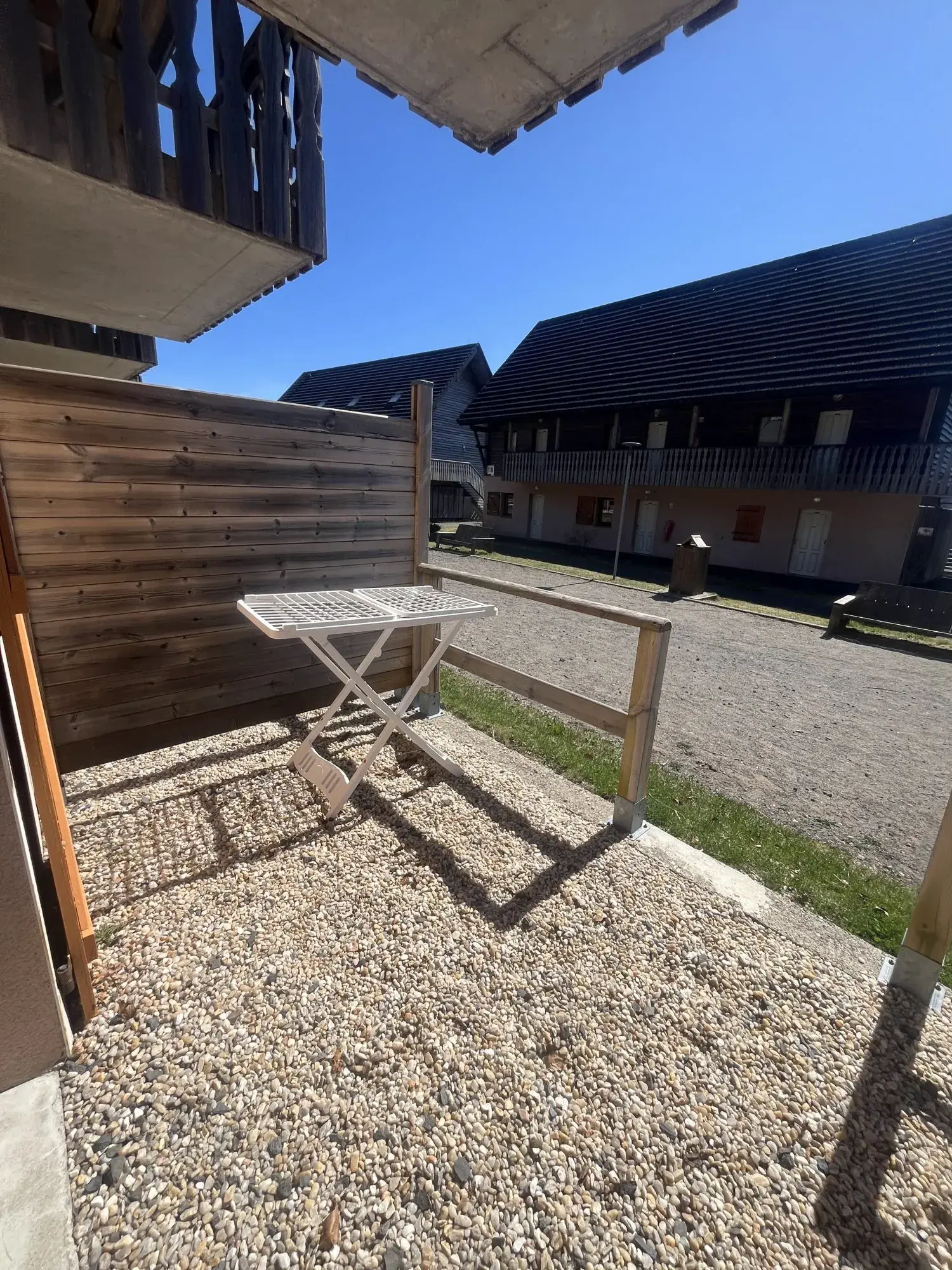 Appartement 2 pièces avec terrasse et piscine à Super Besse 