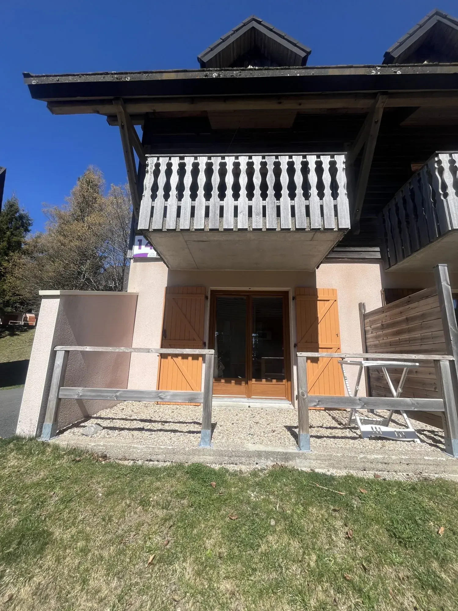Appartement 2 pièces avec terrasse et piscine à Super Besse 