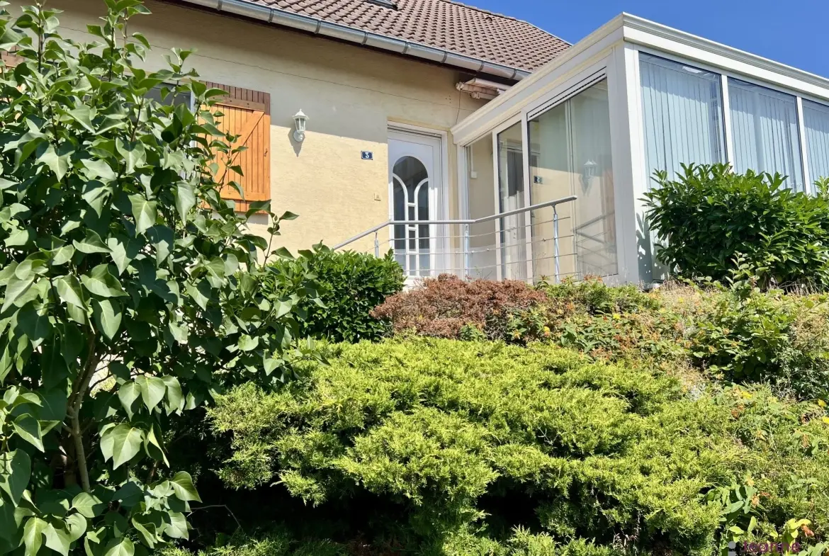 Charmante maison individuelle à Hérimoncourt, proche de la Suisse avec vue dégagée et grand jardin 