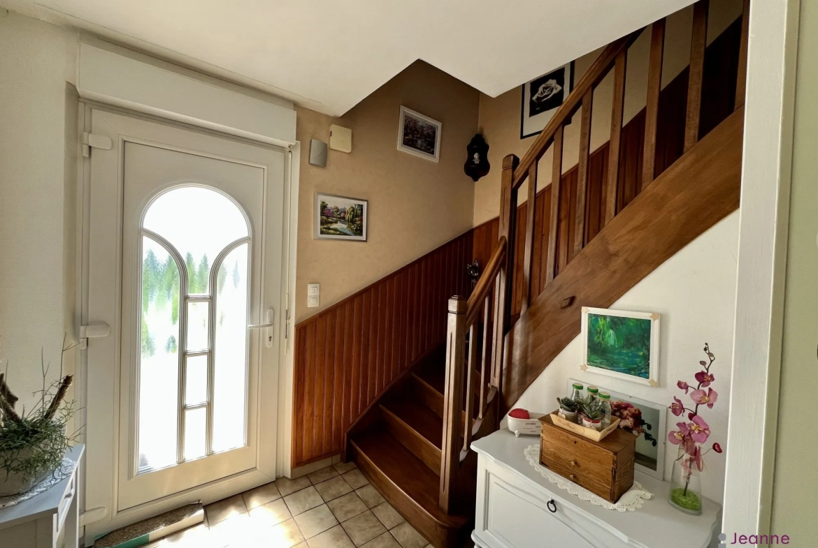 Charmante maison individuelle à Hérimoncourt, proche de la Suisse avec vue dégagée et grand jardin 