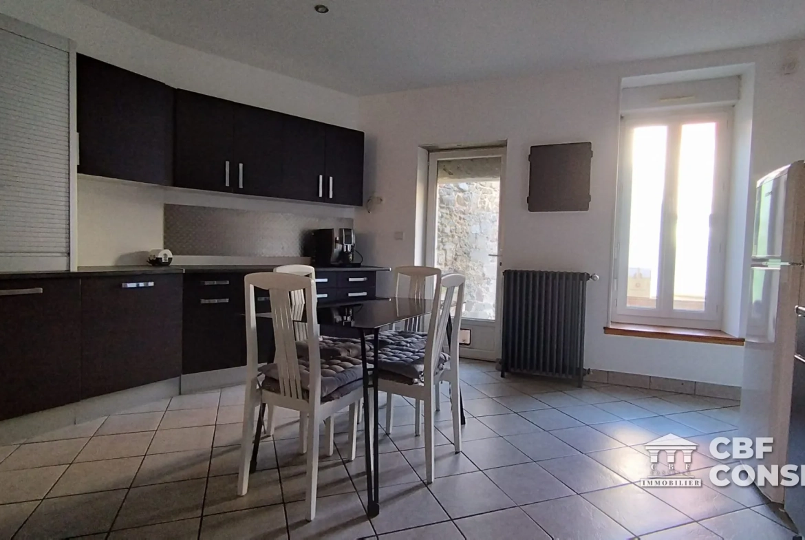 Maison spacieuse avec piscine à Cusset, 165 m² 