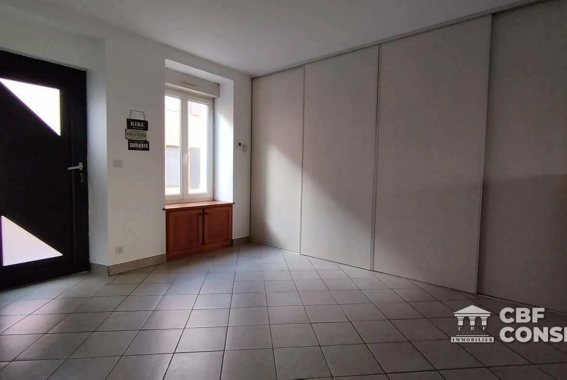 Maison spacieuse avec piscine à Cusset, 165 m² 