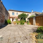 Maison avec appartement indépendant à Blaye les Mines de 210 m²