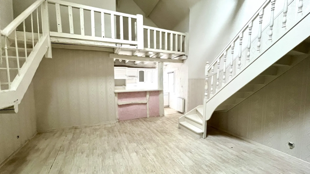 Belle maison de ville authentique avec espace extérieur à Zo-Mey-sur-Seine