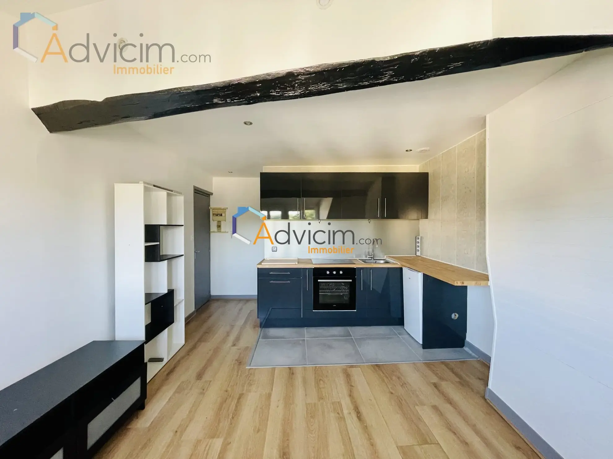 Appartement 2 pièces rénové de 27 m² à Orléans, vue Loire et cathédrale 