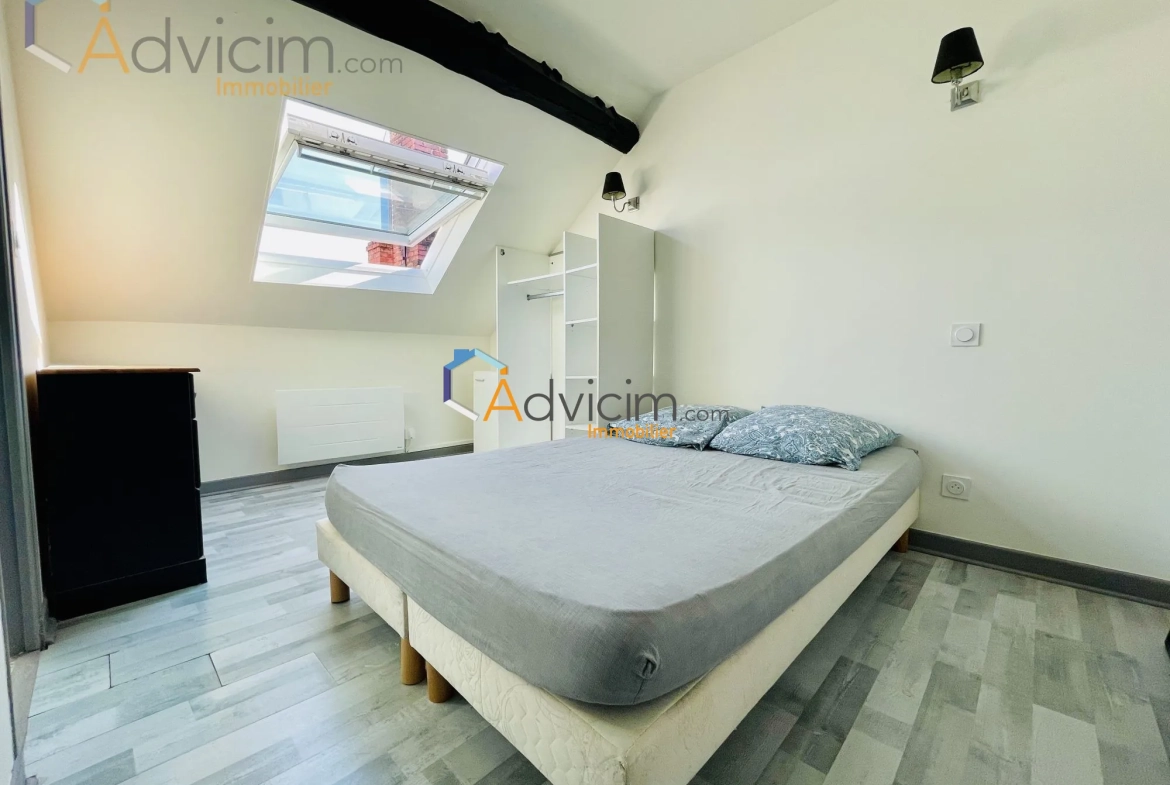 Appartement 2 pièces rénové de 27 m² à Orléans, vue Loire et cathédrale 